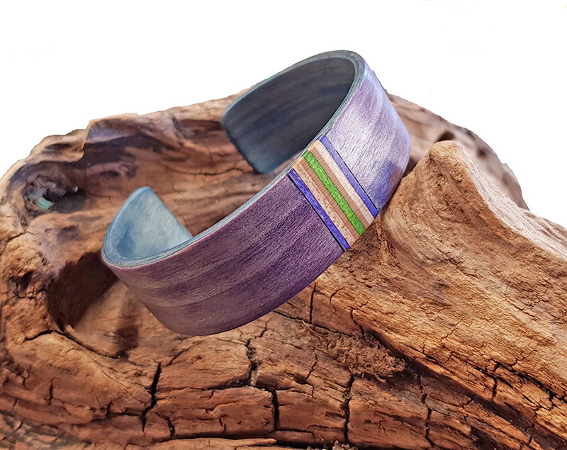 Handgefertigte Armsprange mit der Bentwood-Methode