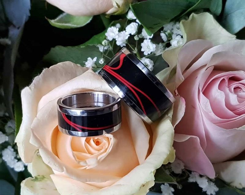 Partnerringe aus Acrylharz, Kundenauftrag